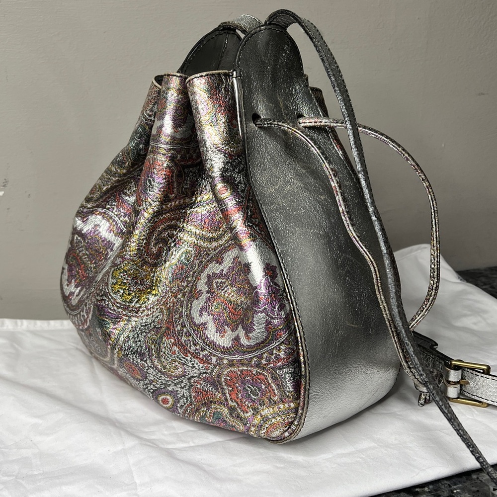 Furla Vintage Silver Leather Cinch Semi Structured Bucket Bag Made in Italy - Picture 2 of 16